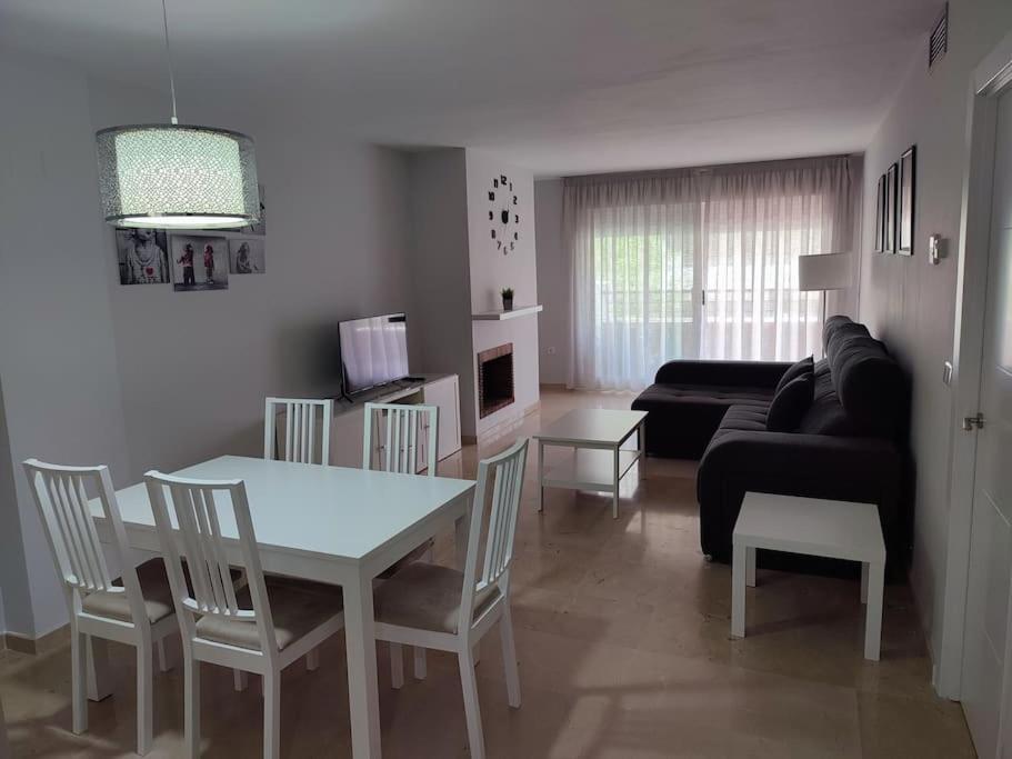 Sunny Guadalmina Apartment Marbella Luaran gambar