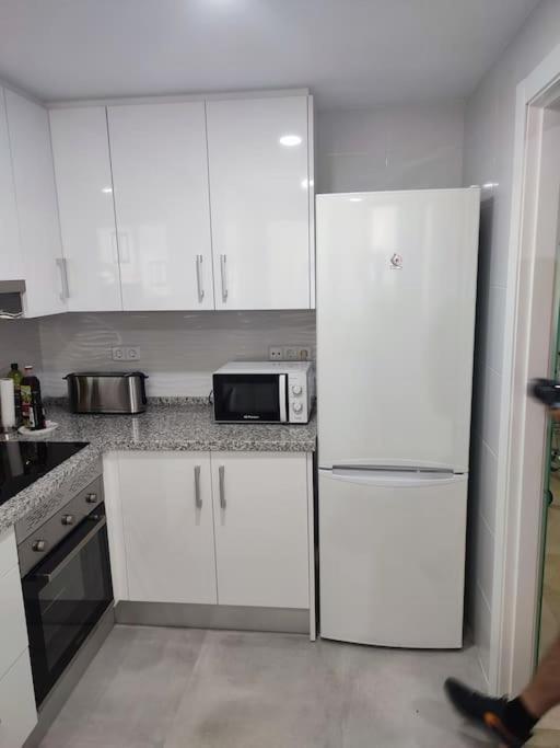 Sunny Guadalmina Apartment Marbella Luaran gambar