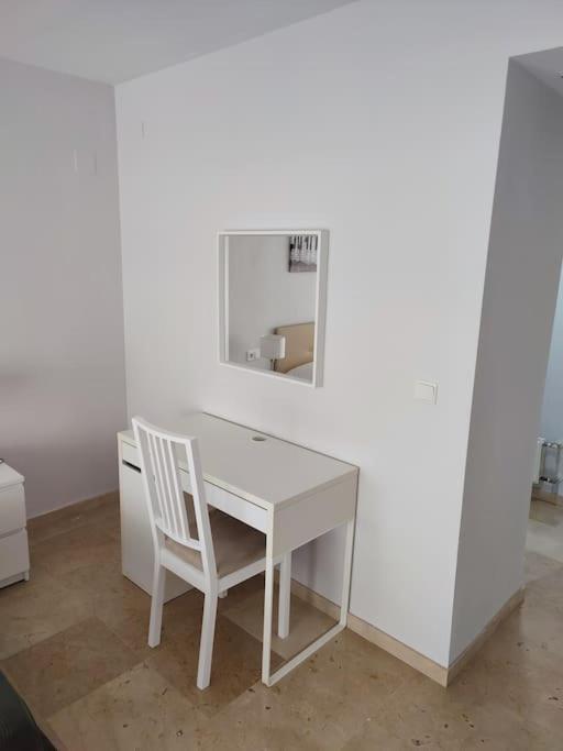 Sunny Guadalmina Apartment Marbella Luaran gambar